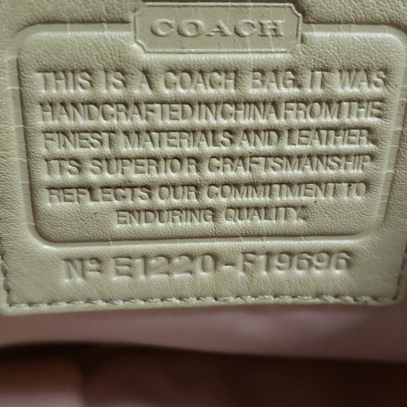 COACH PURSE - Picture 4 of 7